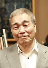 アールシーコア＜７８３７＞（ＪＱ・売買単位１００株）は、住宅業界に属するが、ログハウス用キッド販売が主力で住宅業界において独特の経営を展開し好収益を上げている。