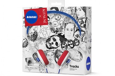 Kitsuné×AIAIAI、コラボでトリコロールカラーのヘッドフォン