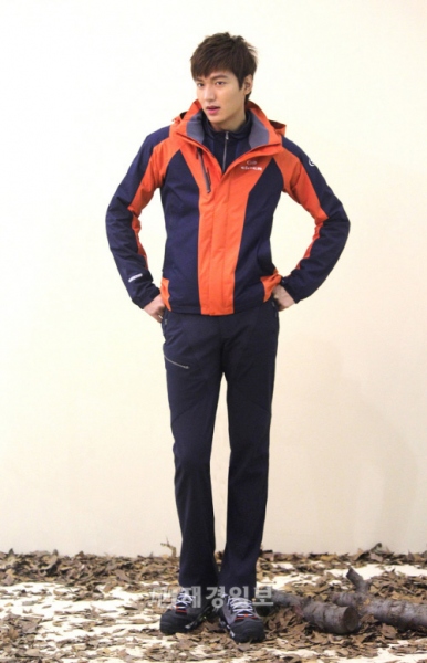 フランスのアウトドアブランド「EIDER」(www.eider.co.kr)が、2013FWシーズンのグラビア撮影現場写真を公開した。