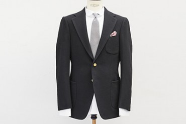 エムズ ブラックからビジネススーツに特化した新ライン「COSTUME」誕生