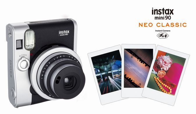 “チェキ”「instax mini 90 ネオクラシック」（画像：富士フイルム）