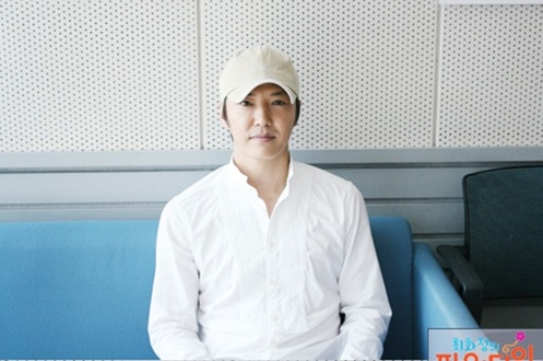 ユン・サンヒョン、ラジオ番組で演技＋歌＋トークの「オールマイティー美男」ぶりを発揮