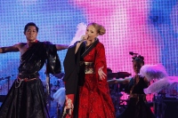 浜崎あゆみ、氣志團、倖田來未、AKB48小嶋陽菜、AAAら夏の終わり彩る