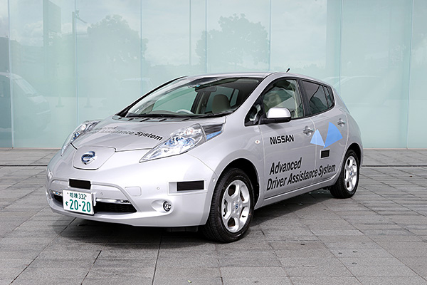 自動運転向けの高度運転支援技術を搭載した車両（写真：日産自動車）