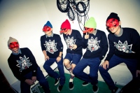 MWAM敬愛する覆面天狗バンド“ディスビズ”新作PV公開＆東阪ワンマン決定