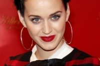 ケイティ・ペリー、新しい会場で『プリズム』リリースパーティ