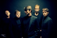 来日中のスウェード、日本先行配信決定