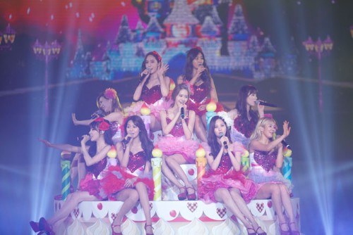 「2013 GIRLS’ GENERATION WORLD TOUR ～Girls & Peace～」ツアーを進行中の少女時代が、韓国、台湾、インドネシアに続き、今度はシンガポールの夜を熱く盛り上げた。写真＝SMエンターテインメント