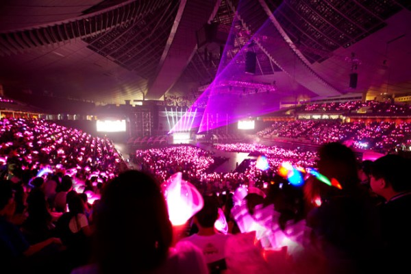 「2013 GIRLS’ GENERATION WORLD TOUR ～Girls & Peace～」ツアーを進行中の少女時代が、韓国、台湾、インドネシアに続き、今度はシンガポールの夜を熱く盛り上げた。写真＝SMエンターテインメント