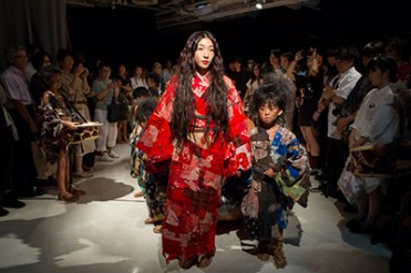リトゥンアフターワーズ 新作インスタレーション「天空の織姫」発表 - 子供たちと織姫の物語