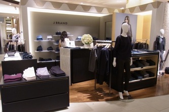 ウイメンズ商材に特化　阪急うめだ本店に「J Brand」直営世界1号店―ファーストリテイリング