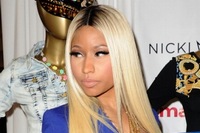 ニッキー・ミナージュ、ファッション・アイテムをディスカウントストアで発売