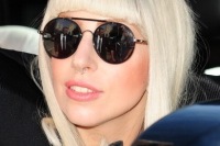 レディー・ガガ 時間外手当をめぐる元アシスタントとの争いが和解