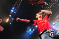 UVERworld Tシャツも破る白熱の“男祭り”をチラ見せ