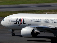 JAL(日本航空)は、機内インターネットを国内線で初導入し、国内機内インテリアを全面刷新する