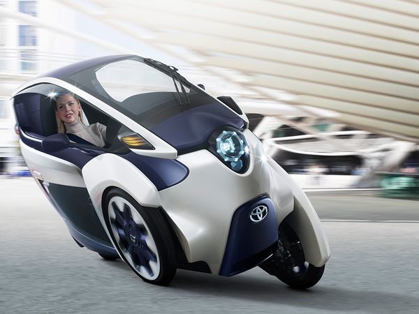 TOYOTA i-ROAD（画像：トヨタ自動車）