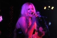 アヴリルが新作リリース・パーティを実施、11月にプロモ来日も