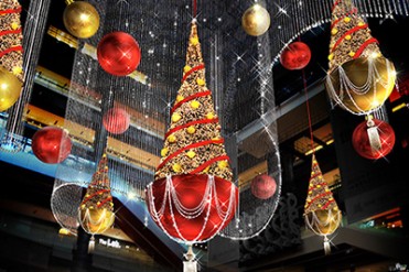 グランフロント大阪、初のクリスマス「うめきた広場」にシャンパンゴールドのイルミネーション