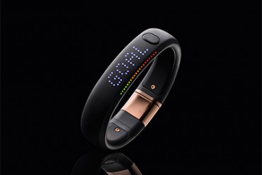 NIKE+ FUELBAND SEに高級時計のような限定版ローズゴールドカラー
