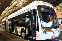 三菱重工業と三菱商事は20日、ブラジルのサンパウロ州で電気バスの走行試験を行なうと発表した。写真は両社が公開した電気バスの車体全景。