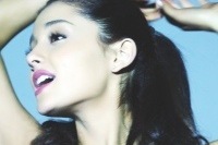 “ネクスト・マライア”アリアナ・グランデ あのクリスマスの定番曲をカヴァー