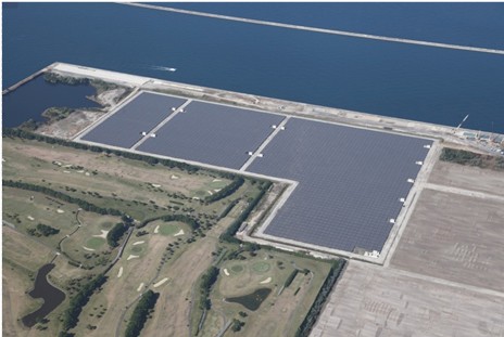 三井造船と三井不動産が三井造船大分事業所（大分県大分市日吉原）内に建設したメガソーラーの空撮写真