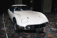 第43回東京モーターショーのプレスデー前日のレセプションで展示された「トヨタ2000GT」。“ロングノーズ・ショートデッキ”FRスポーツの典型だ。