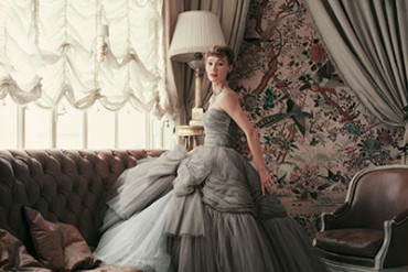 ディオールが1950年代に刻んだもの - 写真集「Dior Glamour Mark Shaw」発売