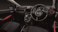 「マツダ デミオ」の特別仕様車「マツダ デミオ 13-SKYACTIV シューティングスター スポルト ダイナミックルーフ」