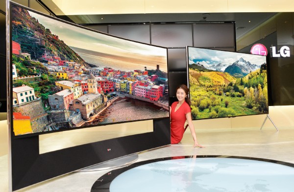 韓国のLGエレクトロニクスは、家電展示会「2014 International CES」で105型から98/84/79/65/55/49型までの様々な4Kテレビのラインナップを展示する。
