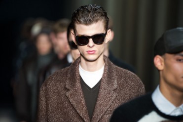 ニール バレット 2014-15年秋冬メンズコレクション - バイカラーの繋ぎ目を曖昧に