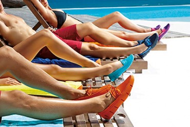 アルマーニやジョンロブともコラボ、ノルウェー発ラバーシューズ「スイムズ(SWIMS)」に注目！