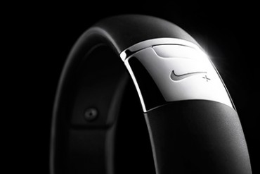 Nike+ FuelBand SEに数量限定のシルバーカラー登場