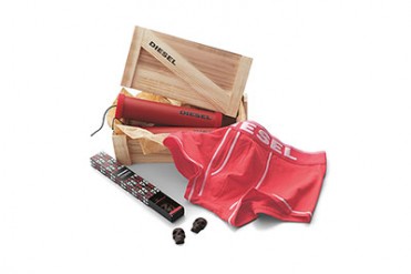 ディーゼルのバレンタインギフトが登場！ダイナマイトにつめられた刺激的なチョコレート