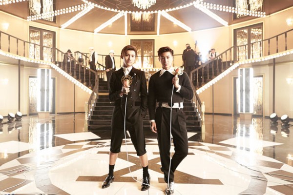 東方神起の7thアルバムタイトル曲「Something」の振り付け解説映像が公開された。写真＝SMエンターテインメント