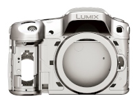 4K動画撮影が可能なパナソニックのミラーレス一眼カメラ「LUMIX GH4」（写真提供：パナソニック）
