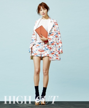 女優ハン・ジヘが、甘い春の女性に変身した。