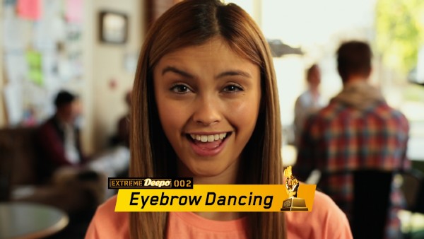 「眉毛ダンシング(Eyebrow Dancing)」のサラ・エレン（Sarah Ellen）さん