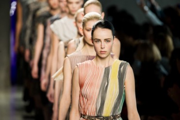 ボッテガ・ヴェネタ 2014-15年秋冬コレクション - 躍動感溢れる大胆で緻密なデザイン