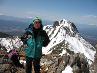 分かりやすく、ソフトな語り口でお茶の間の根強い人気を持つ気象予報士の村山貢司さん、６４歳。気象予報の仕事を始めて４２年になるという。