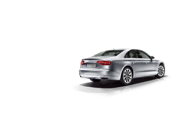 アウディジャパンが発売する新型「Audi A8 hybrid」