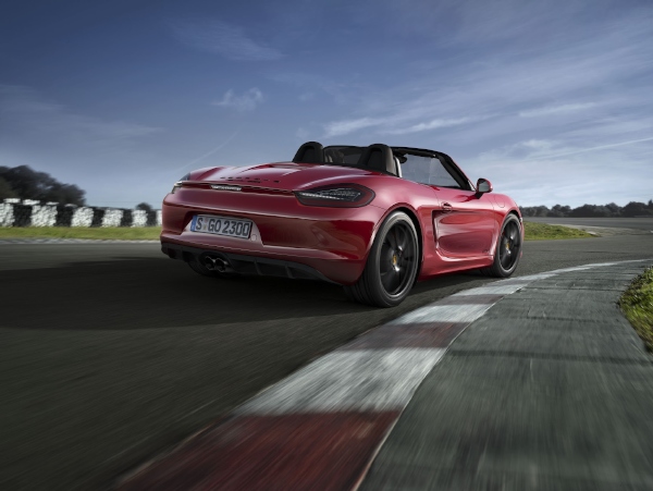 ポルシェ ジャパンが4月3日から予約受注を開始する「ボクスターGTS」