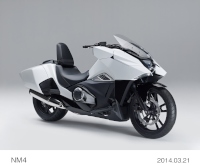 ホンダが「第30回大阪モーターサイクルショー2014」に参考出品車（市販予定車）として公開した
新コンセプトモデル「NM4（エヌエムフォー）」
