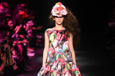 ドレスキャンプ 2014-15年秋冬コレクション - 劇場のムードをイロニカルに