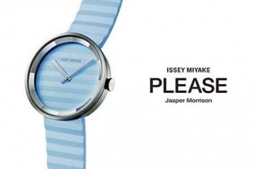 イッセイ ミヤケのウォッチ「PLEASE」から淡いブルーの新色登場