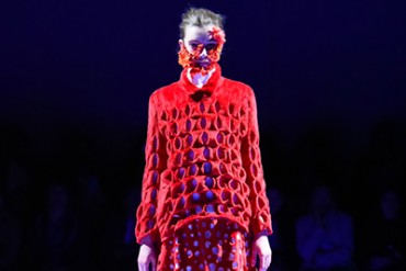 アンリアレイジ 2014-15年秋冬コレクション「32℃に保つ服」をサーモグラフィのパレットで