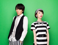 moumoon 500円SgにYUKA（vo）出演CMソング＆ヒット曲メドレー収録