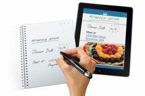 書いた文字や図形が、iOS対応のスマートフォンやタブレットへ自動的に同期されるというスマートペン「Livescribe3」
