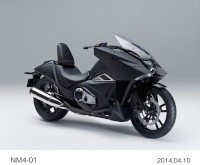 独自のスタイリングと、新感覚のライディングフィールを追求したというホンダの新コンセプトモデル「NM4-01（エヌエムフォー ゼロワン）」（写真提供：ホンダ）
