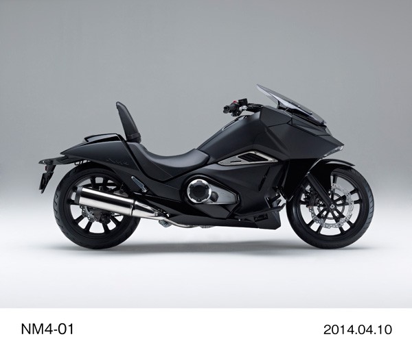 独自のスタイリングと、新感覚のライディングフィールを追求したというホンダの新コンセプトモデル「NM4-01（エヌエムフォー ゼロワン）」（写真提供：ホンダ）